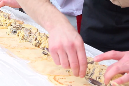 В Челябинске свернули двухметровый блин