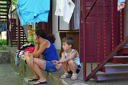 Иванов предложил оставить украинских беженцев в России на год