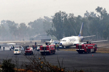 Боевики обстреляли пассажирский самолет в Пакистане во время посадки