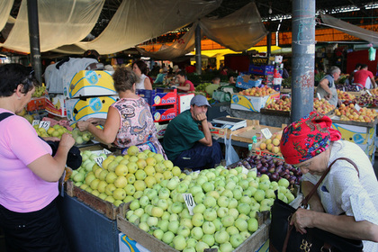 В Госдуме предложили запретить ввоз продуктов из Украины, Молдавии и Грузии