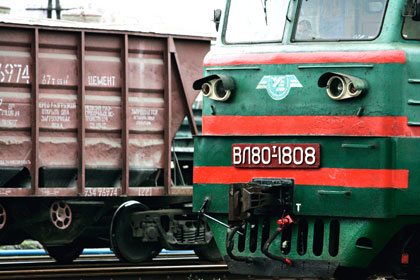 В Подмосковье погиб прыгавший по вагонам товарного поезда школьник