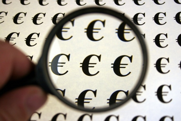 Официальный курс евро упал ниже 70 рублей