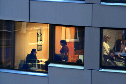 Трудоголизм назвали причиной алкоголизма