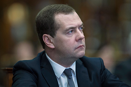 Медведев призвал Украину платить по долгам