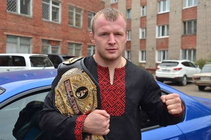 Российского бойца Шлеменко дисквалифицировали на три года за допинг