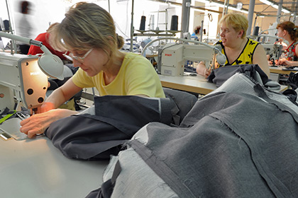 В России почти на четверть упало производство штанов