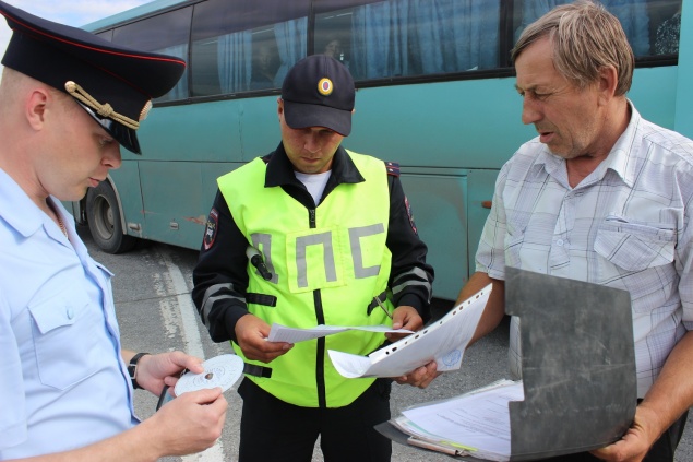 Основной проблемой пассажирских перевозок россияне считают нарушение ПДД водителями автобусов