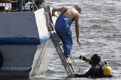 На дне Волги обнаружили автомобиль с телами шести мужчин