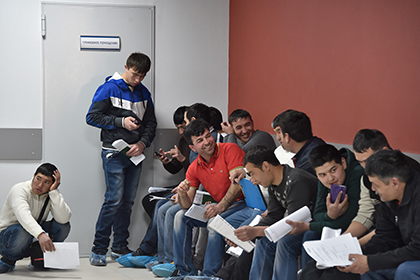 Желающих получить вид на жительство в России предложили оценивать по баллам