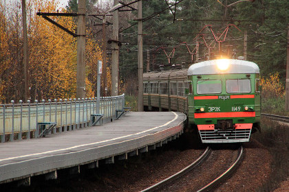 На крыше электрички в Москве погиб «зацепер»