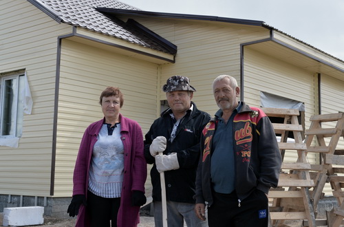 Пострадавшие от пожаров хакасские пенсионеры уехали отдыхать в Крым