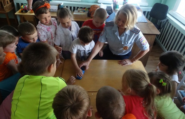 Госавтоинспекторы провели с юными ачинцами «Уроки правового информирования»