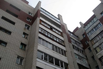 В Вологде делавший селфи подросток сорвался с крыши