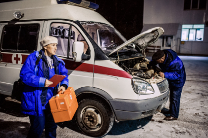 В Госдуме предложили приравнять врачей скорой помощи к полицейским
