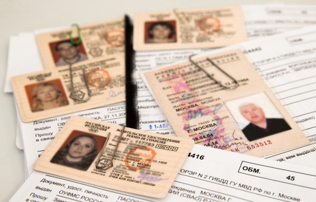 Госдума разрешила лишать водительских прав за неуплату штрафов на сумму более 10 тыс. руб.