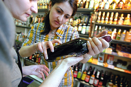 Медведев поручил запретить «сухой алкоголь» в России