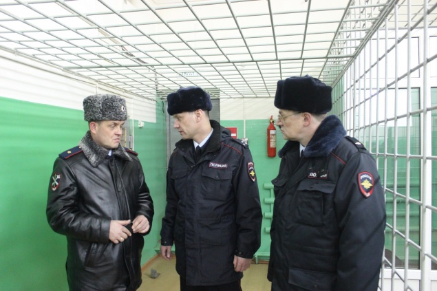 Заместитель начальника ГУ МВД по Красноярскому краю Александр Кузнецов проверил работу ачинской полиции