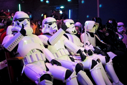 Седьмой эпизод «Звездных войн» стал самым кассовым фильмом в Северной Америке