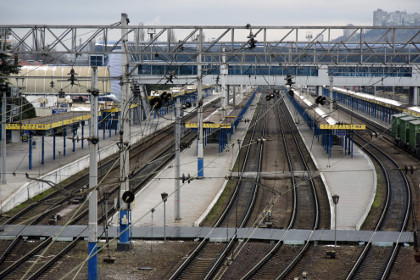 Медведев выделил средства на реконструкцию железных дорог Крыма