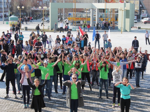 В Ачинске прошел массовый флешмоб