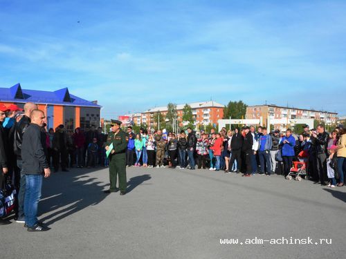 Сегодня в Ачинске состоялась отправка призывников