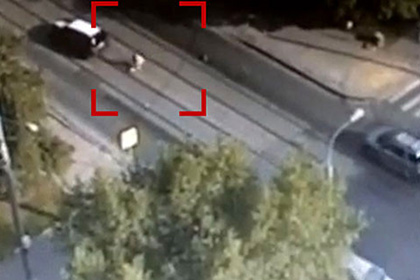 В Москве внедорожник сбил женщину с трехлетним ребенком