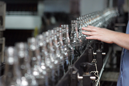 Производство водки в России подскочило на треть