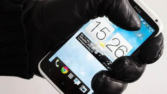 В Ачинске полицейские возбудили уголовное дело по факту кражи смартфона