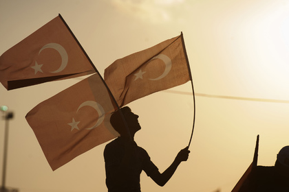 Половина россиян выразила негативное отношение к властям Турции