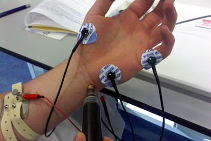 Назван способ вернуть подвижность парализованной руке