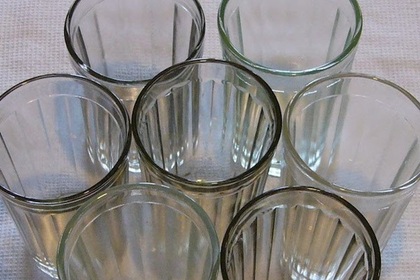 Россияне начали получать по почте стаканы вместо заказанных айфонов