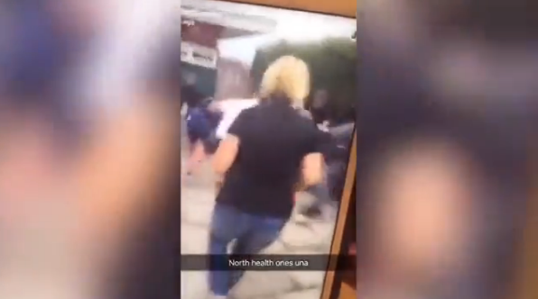 Сотня школьников устроила драку у лондонского паба