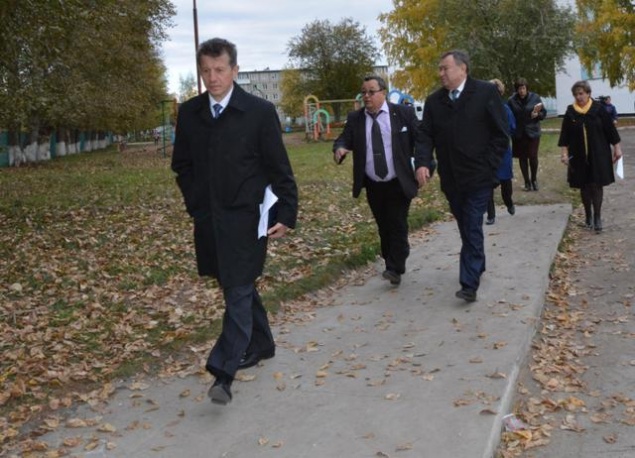 Глава Ачинска Илай Ахметов осуществил инспекционную поездку по образовательным учреждениям города