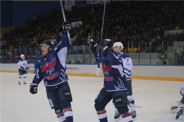 Хоккеисты «Сокола» уступили подмосковному «Динамо»