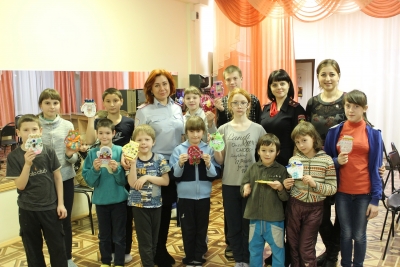 Стражи порядка провели новогоднюю мастерскую для воспитанников подшефного реабилитационного центра