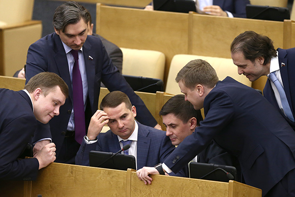 Претерпевшие. На что жалуются депутаты при зарплате в 400 тысяч рублей.