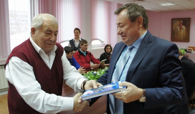 Ачинцы попросили помощи у известного спортсмена и тренера