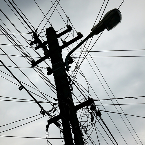 Администрация Ачинска ищет владельцев электрических кабелей и сетей связи, расположенных по улице Чкалова