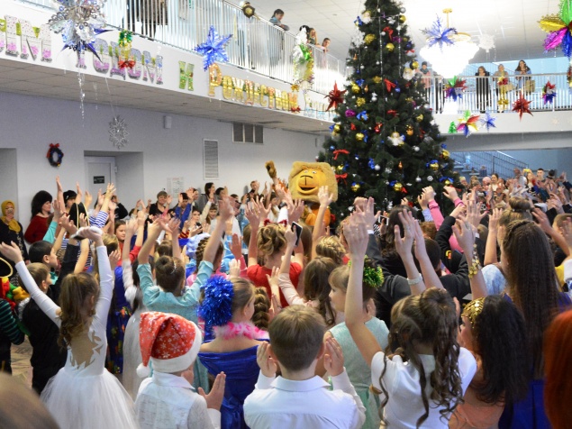 Новогодний утренник Главы города собрал в горДК лучших школьников Ачинска