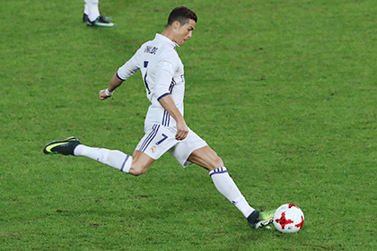 Роналду стал лучшим игроком 2016 года по версии ФИФА