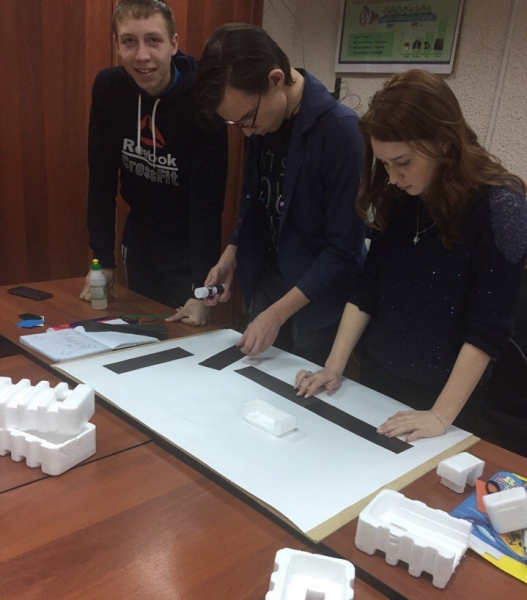 Госавтоинспекторы и студенты стали участниками акции «Мастерская школы дорожной безопасности»