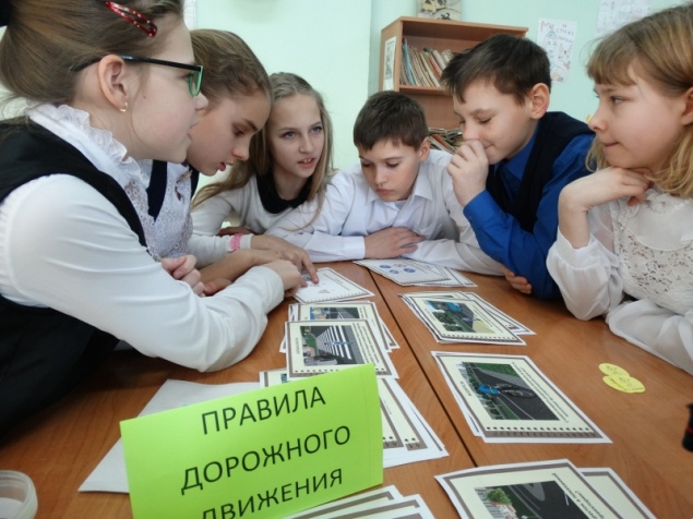 Госавтоинспекторы протестировали ачинских школьников по правилам дорожного движения