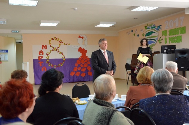 В центре досуга ветеранов прошла праздничная программа, посвященная Международному женскому дню