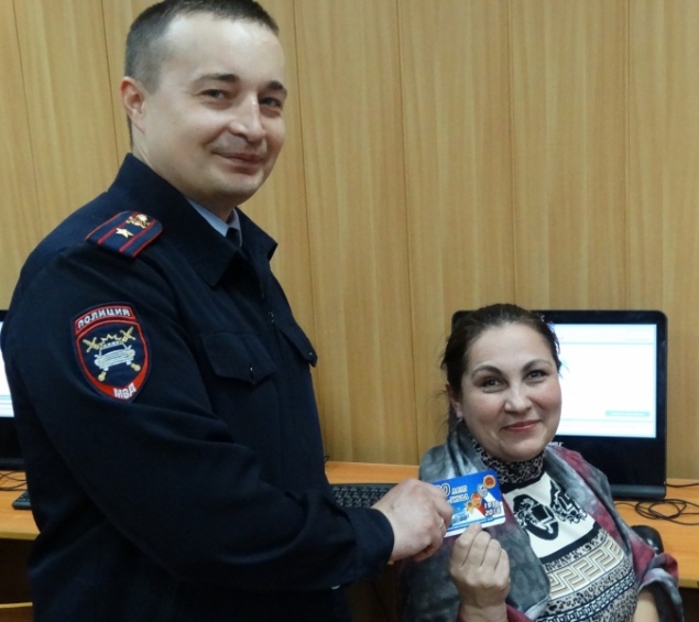 «8 марта в каждый дом»: Госавтоинспекторы в Ачинске выбрали «Юную автоледи»