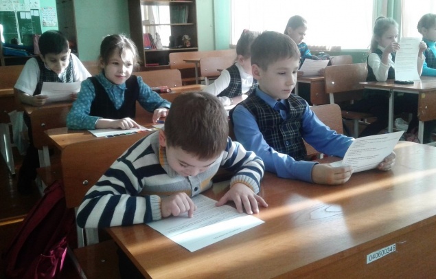 Госавтоинспекторы и общественность отметили лучших знатоков ПДД