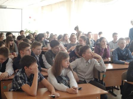 Сотрудники полиции в Ачинске призвали школьников к активной борьбе с незаконным оборотом наркотиков