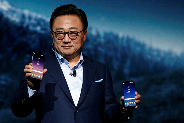 Распакуй — не распакуй. В Нью-Йорке представили два Samsung Galaxy S8.