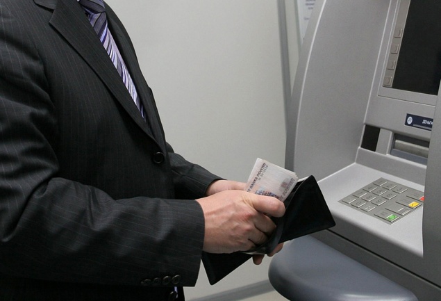 Житель Ачинска украл с карты приятеля более 20 тысяч рублей