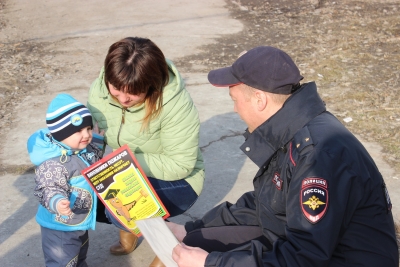 В Ачинском районе полицейские и общественники предупредили граждан об ответственности за нарушение правил пожарной безопасности