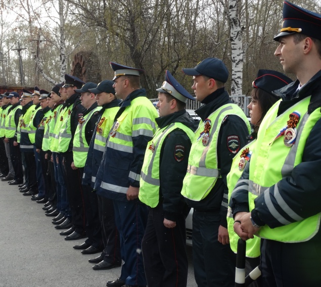 Дорожные полицейские в Ачинске присоединились ко Всероссийской акции «Георгиевская ленточка»